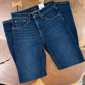 Mid Rise Super Skinny Ava Jean